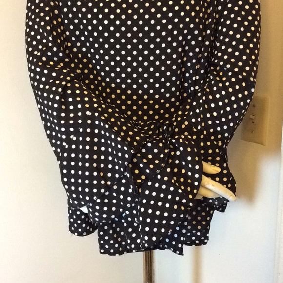 NWOT BLACK WITH WHITE POLKADOT TOP - Picture 3 of 5